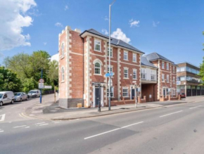 Stunning New Townhouse in the Heart of Warwick